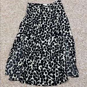 ❤️Beautiful H&M midi skirt with slit ❤️